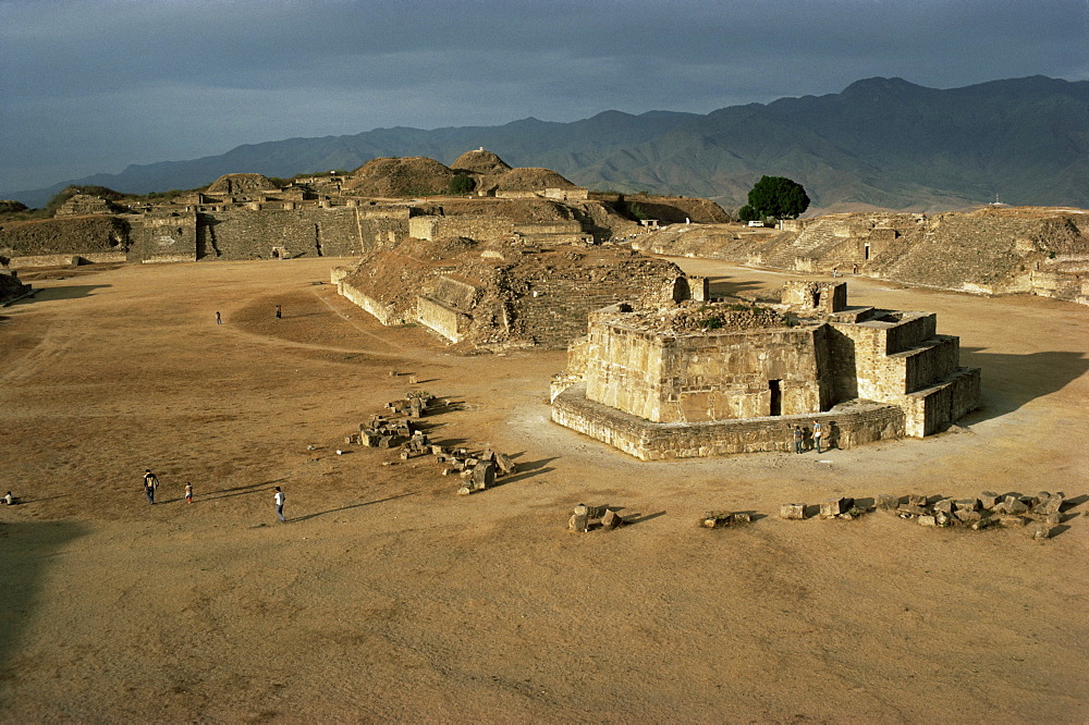 The Great Plaza with observatory, Monte Alban, UNESCO World Heritage Site, Mexico, North America