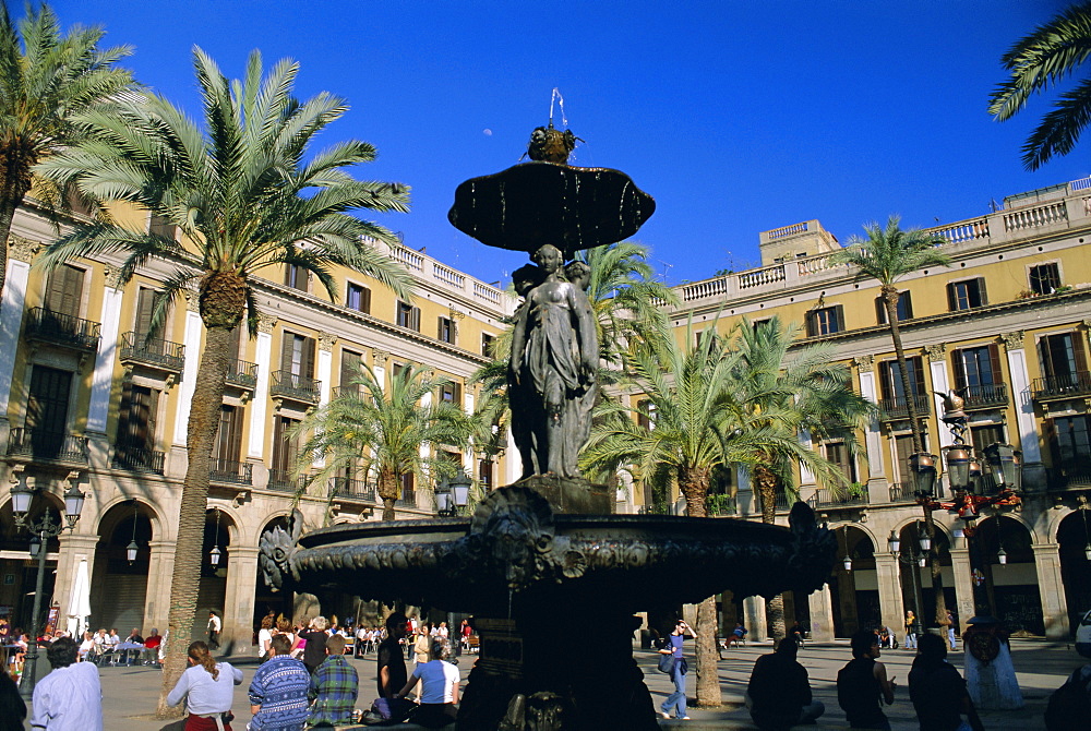 Placa Reial, Barcelona, Catalunya (Catalonia) (Cataluna), Spain, Europe