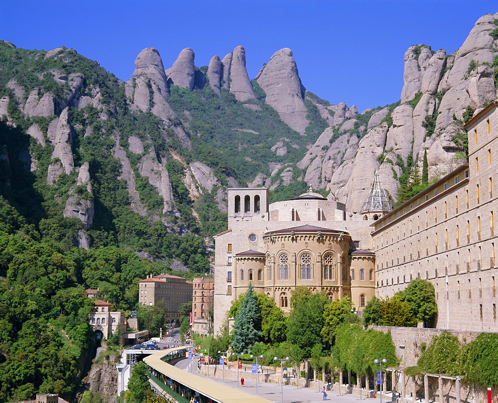 Montserrat Monastery founded in 1025, Catalunya (Catalonia) (Cataluna), Spain, Europe