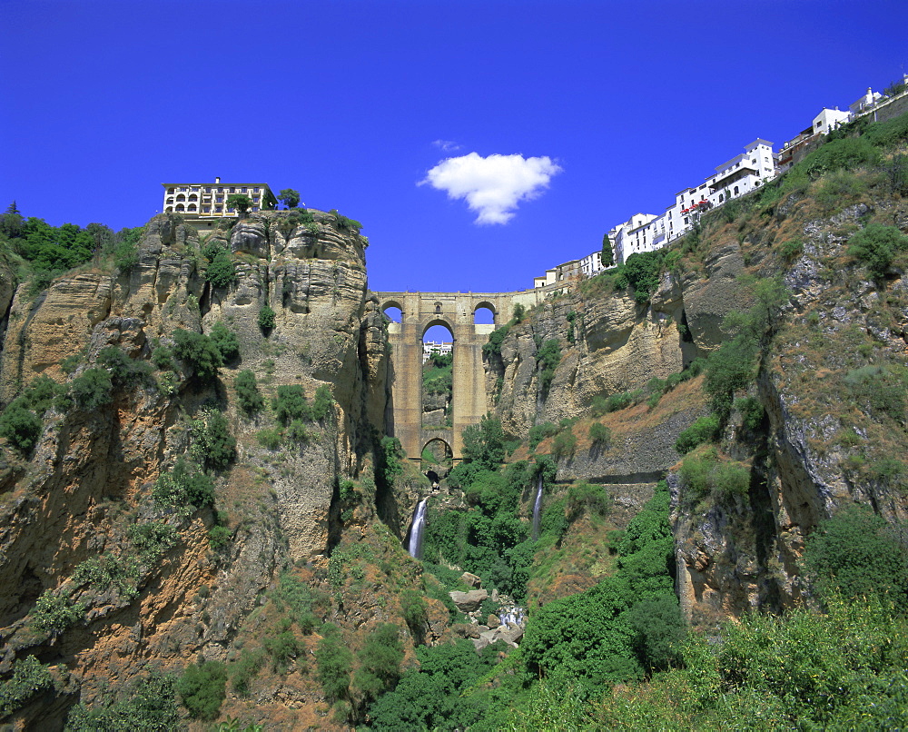 View from the Puente Nuevo to La Ciudad, the old Muslim (Moorish) town, Ronda, Andalucia (Andalusia), Spain, Europe