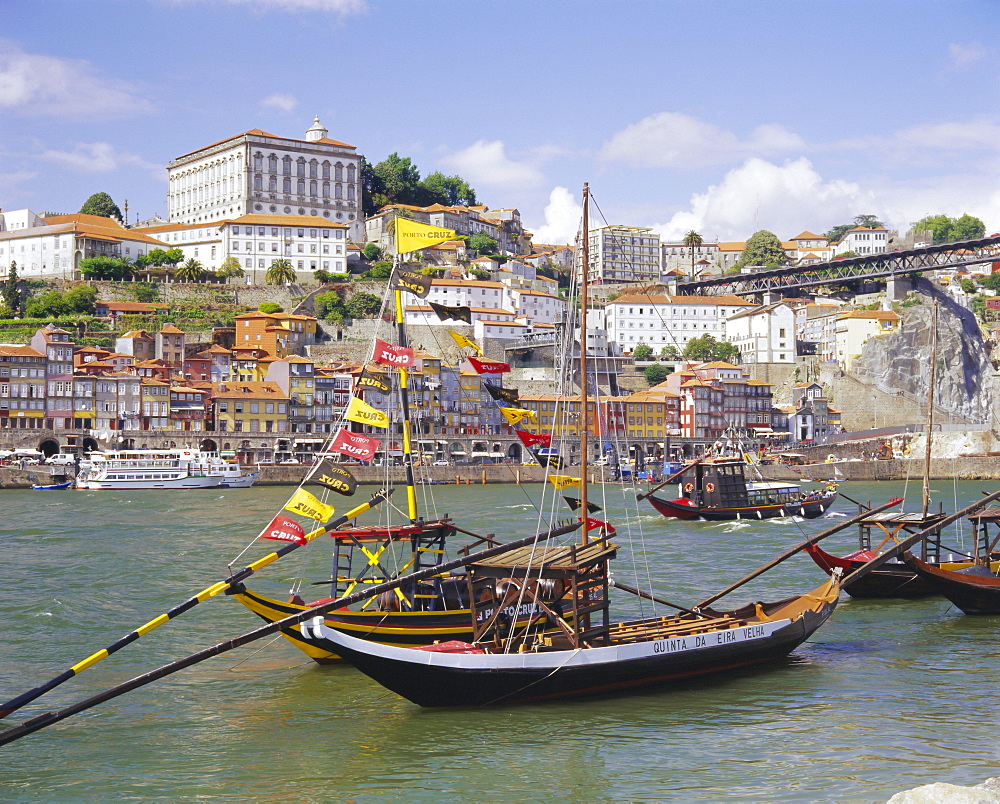 Douro River and Old Town, Porto (Oporto), Portugal, Europe