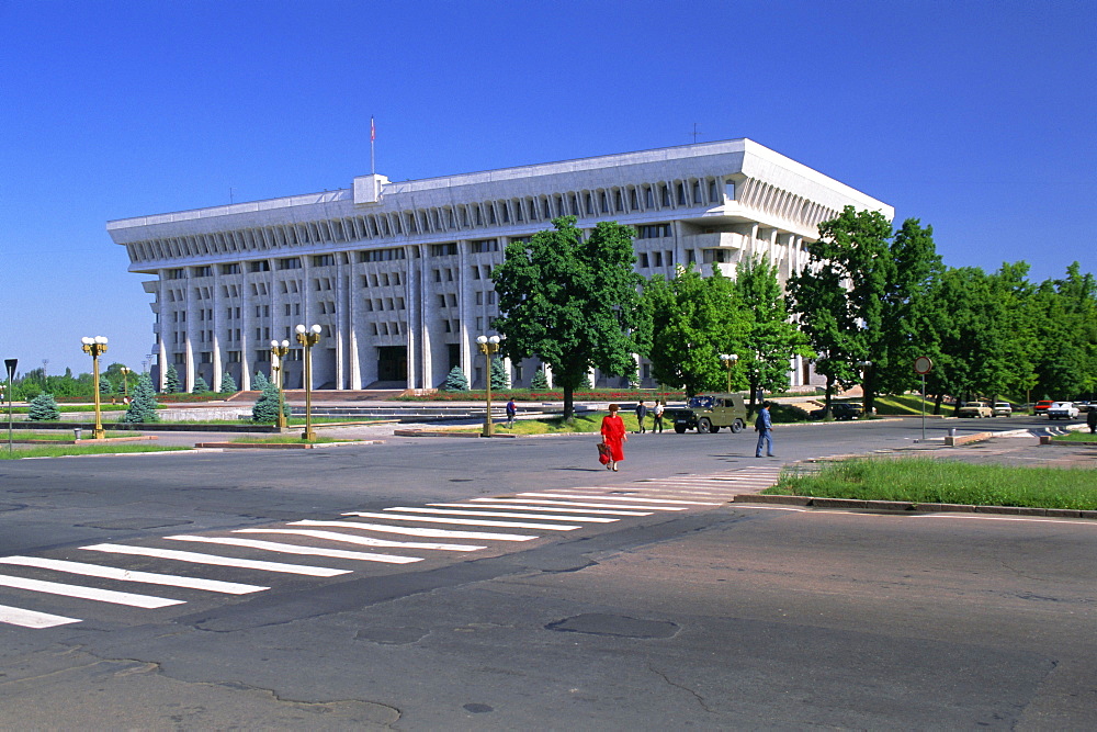 Parliament Building, Bishkek, Kirghizstan, CIS, Central Asia, Asia