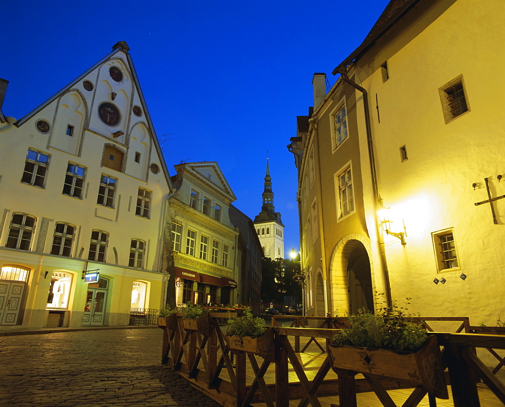 Old Town at dusk, UNESCO World Heritage site, Tallinn, Estonia, Baltic States, Europe