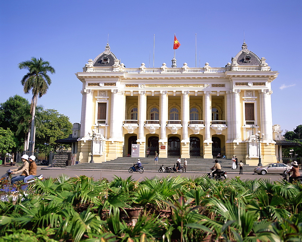 Exterior of the Opera House, Hanoi, Vietnam, Indochina, Southeast Asia, Asia