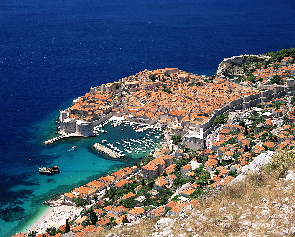 Elevated view of the Old Town, UNESCO World Heritage Site, Dubrovnik, Dalmatia, Dalmatian coast, Croatia, Europe