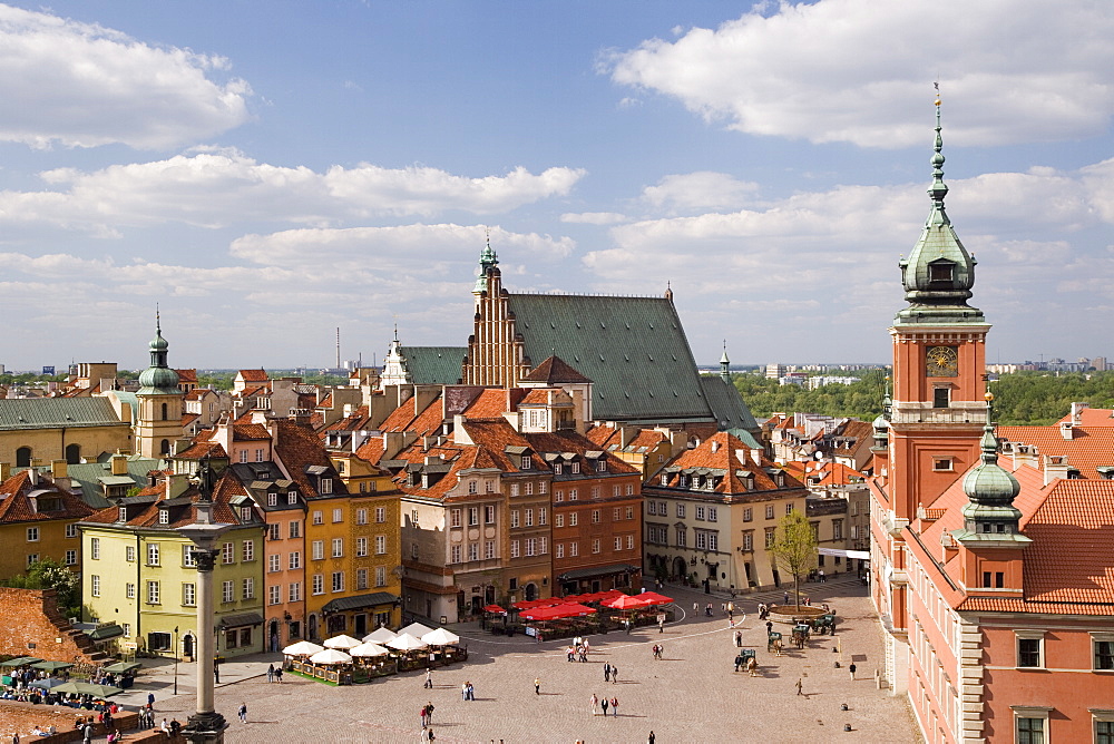 Elevated view over the Royal Castle and Castle Square (Plac Zamkowy), Old Town (Stare Miasto), UNESCO World Heritage Site, Warsaw, Poland, Europe