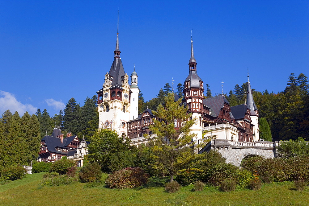 Peles Castle, the Royal Palace, intended as a summer residence by King Carol I, constructed between 1875 and 1914, Sinaia, Carpathian mountains, Transylvania, Romania, Europe