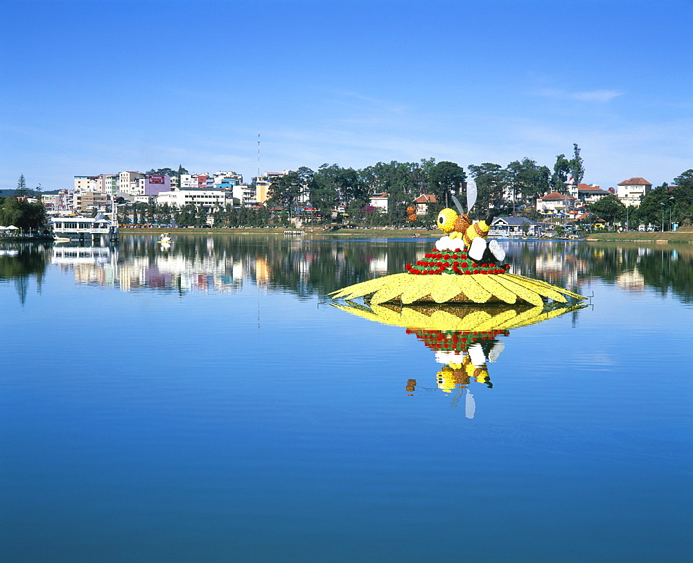 Lake and flower gardens, Dalat, Central Highlands, Vietnam, Indochina, Southeast Asia, Asia