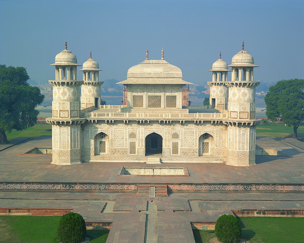 Itmad Ud Daulah's Tomb, Agra, India, Asia