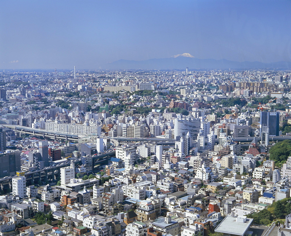 City skyline with Mount Fuji in the distance, Tokyo, Honshu, Japan, Asia