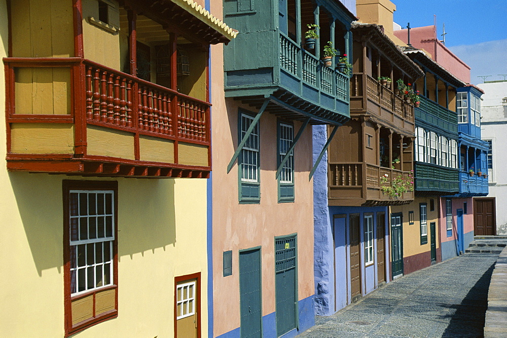 Painted houses with balconies, Santa Cruz de la Palma, La Palma, Canary Islands, Spain, Atlantic, Europe