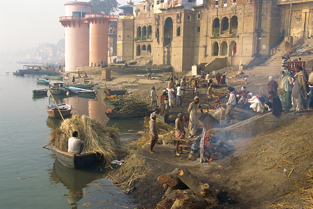 Burning or Cremation Ghats, Varanasi (formerly Benares), Uttar Pradesh State, India, Asia