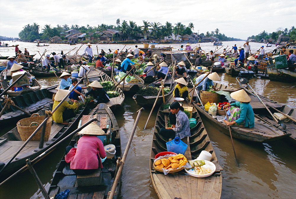 Morning floating market, Phung Heip, Mekong Delta, Vietnam