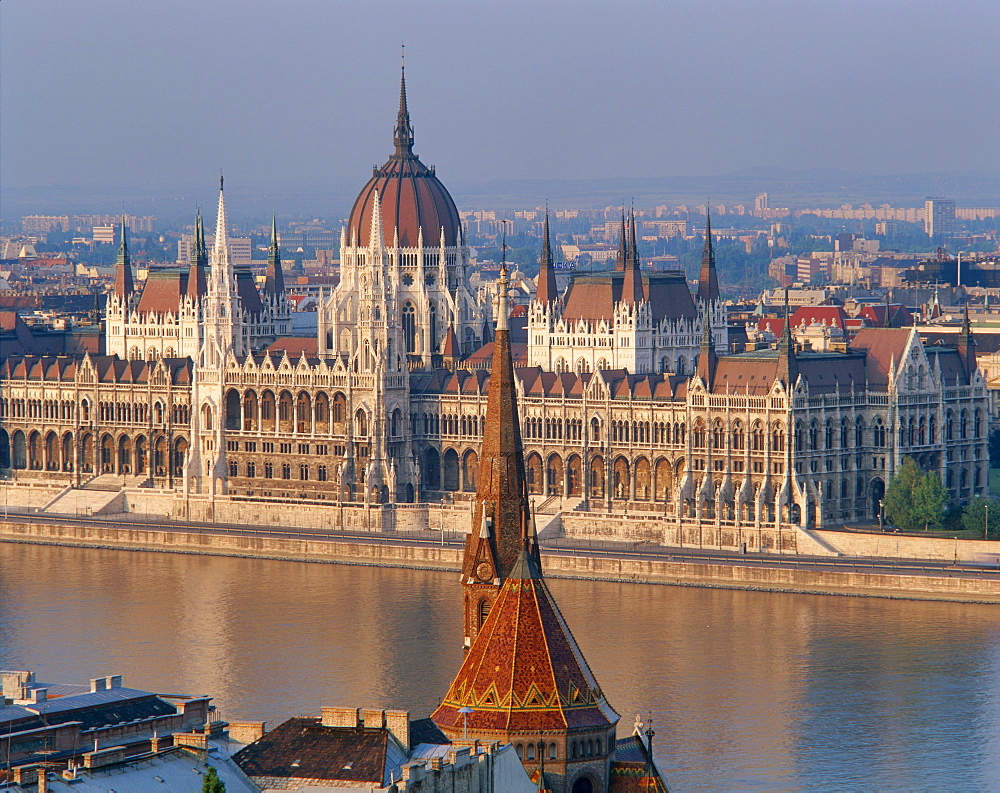 The River Danube and Parliament Building in Budapest, Hungary *** Local Caption ***