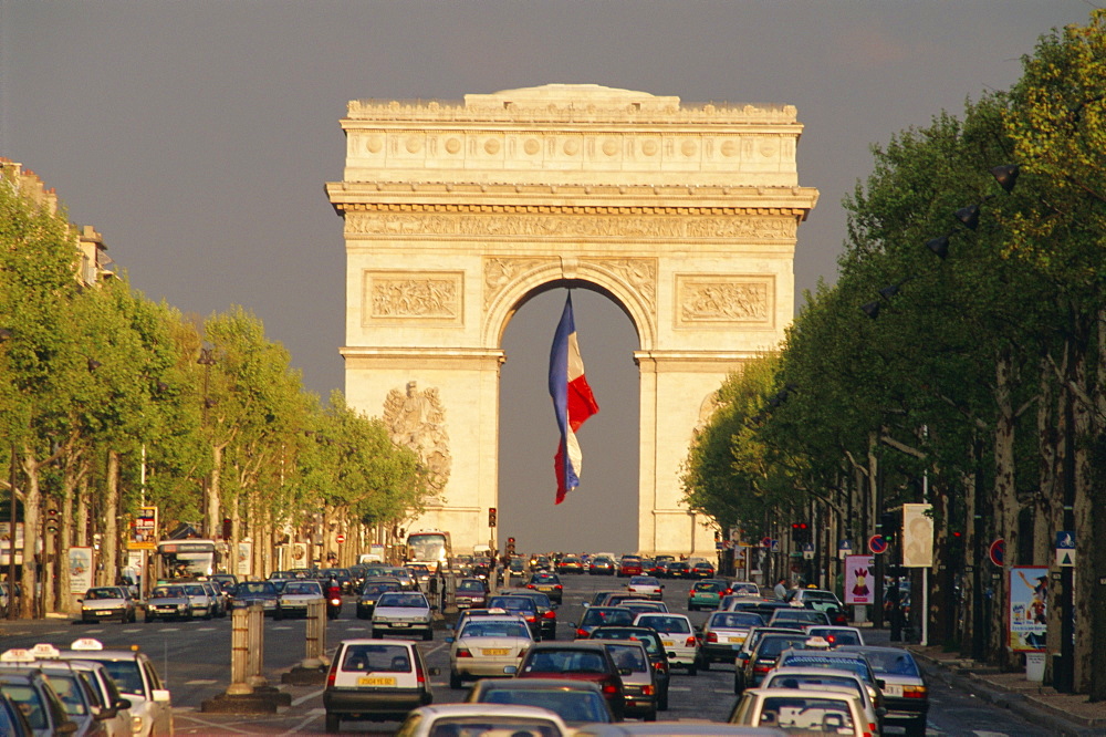 Avenue de la Grande Armee and the Arc de Triomphe, Paris, France, Europe