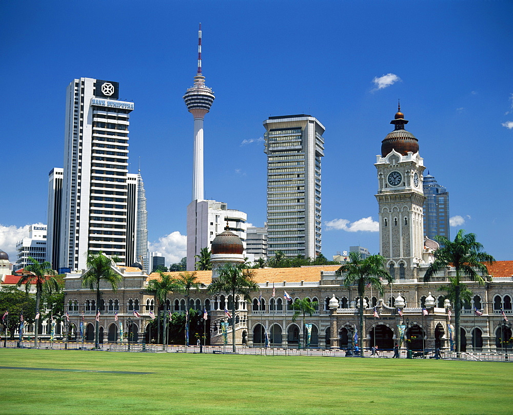 Merdaka Square including the Sultan Abdul Samad Building and the Petronas Towers, Kuala Lumpur, Malaysia, Asia 