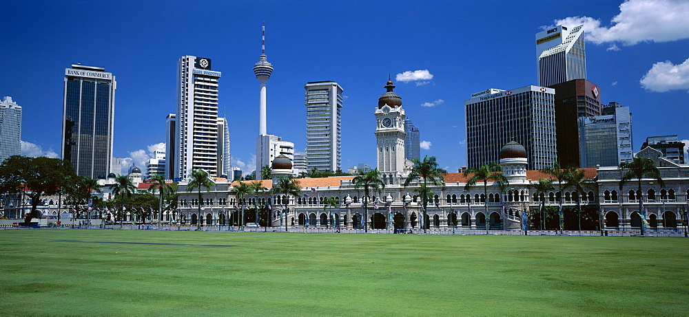 City skyline, Merdaka Square, Sultan Abdul Samad Building, Petronas towers, Kuala Lumpur, Malaysia, Southeast Asia, Asia