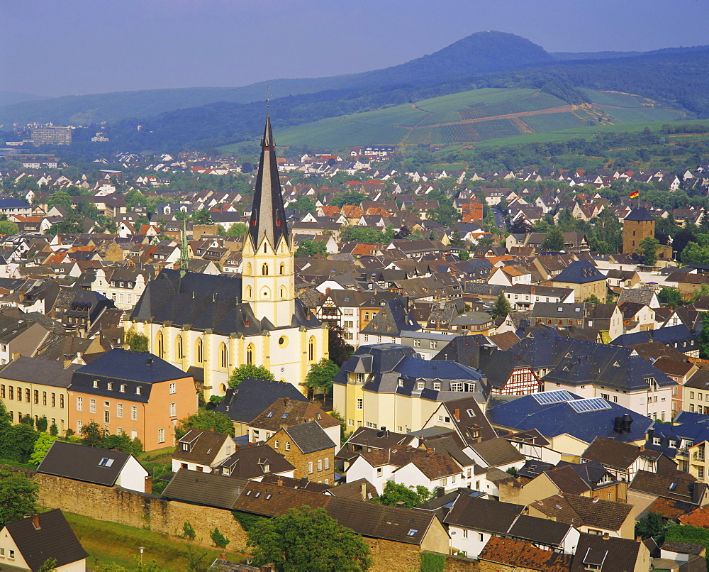 Church of St. Laurentius and Bad Neuenahr-Ahrweiler, Rhineland Palatinate, Germany, Europe