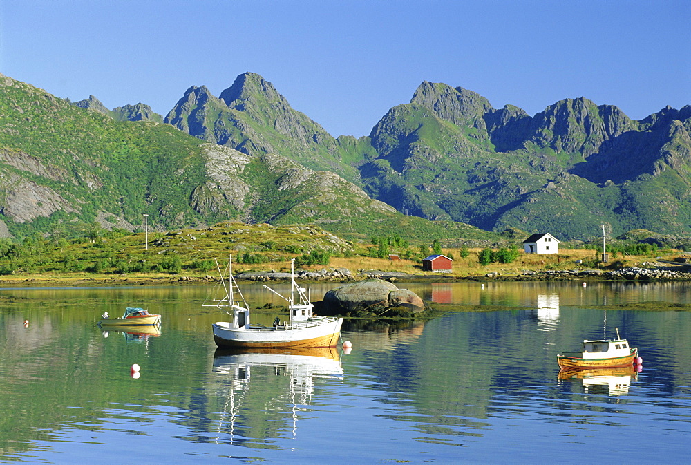 Fishing boat in Austnesfjorden, Lofoten Islands, Nordland, Norway, Scandinavia, Europe