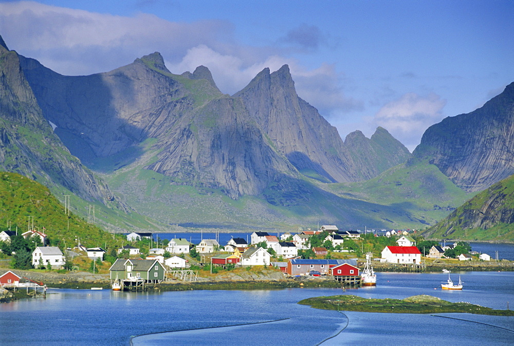 Reine Village of Moskenesoya, Lofoten Islands, Nordland, Norway, Scandinavia, Europe