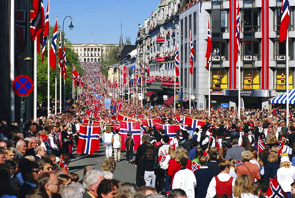 View to the Royal Palace, Norwegian National Day (17th May) Oslo, Norway, Scandinavia, Europe