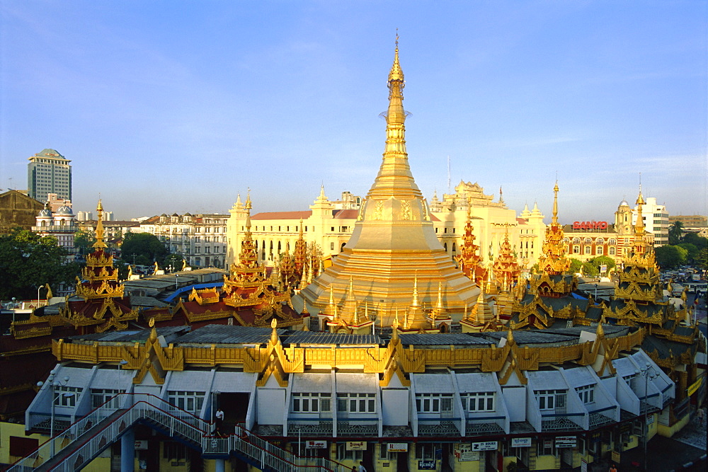 Elevated view of the Sule Paya (Sule Pagoda), Yangon (Rangoon), Myanmar (Burma)