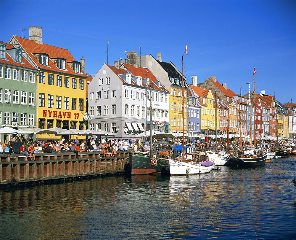 Waterfront district, Nyhavn, Copenhagen, Denmark, Scandinavia, Europe