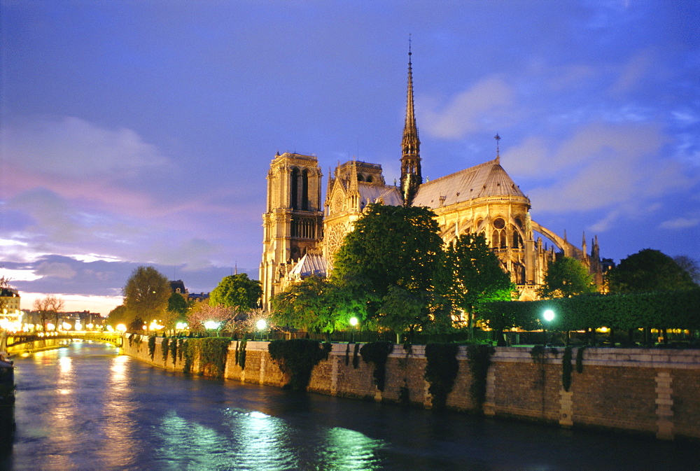 Notre Dame cathedral and the River Seine, Paris, France, Europe