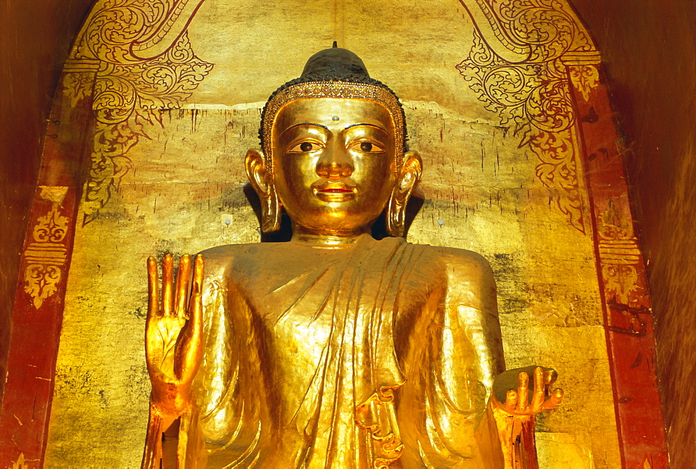 Standing Buddha statue, Ananda Pahto temple, Bagan (Pagan), Myanmar (Burma), Asia