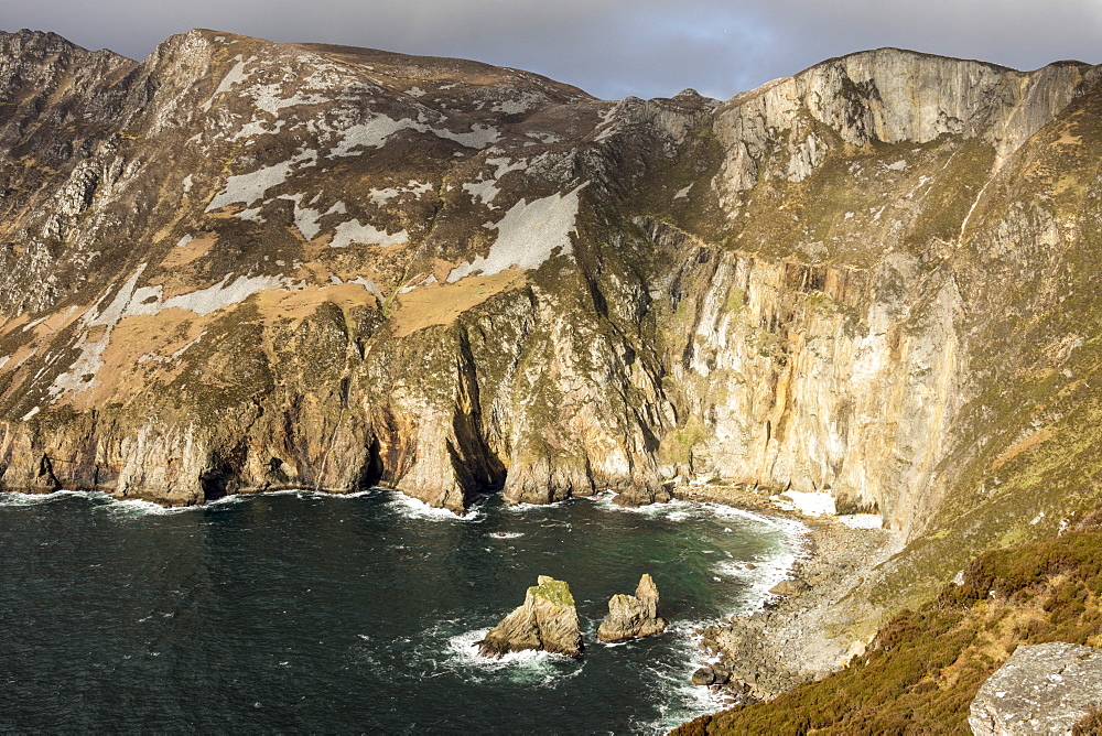 Sea cliffs 600m high against the Atlantic Ocean, Slieve League, County Donegal, Ulster, Republic of Ireland, Europe