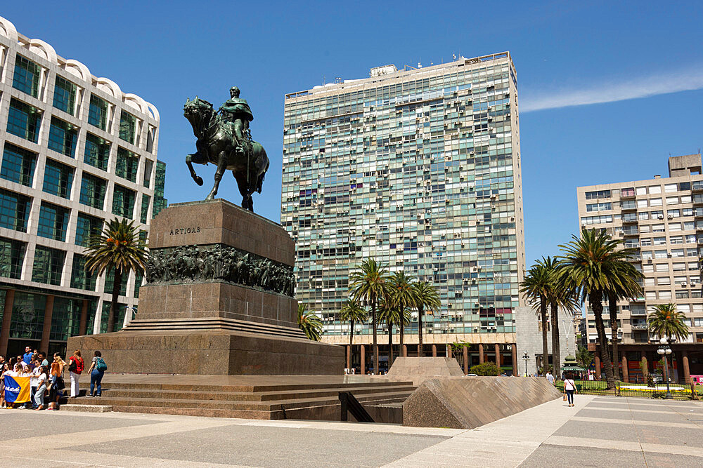 Statue of Jose Artigas above his mausoleum, Plaza Independencia, Montevideo (Ciudad Viejo), Uruguay, South America