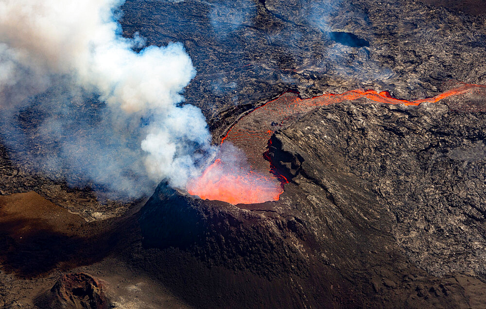 Fagradalsfjall volcano, active vent during the eruption of July 2021, Reykjanes Peninsula, Iceland, Polar Regions