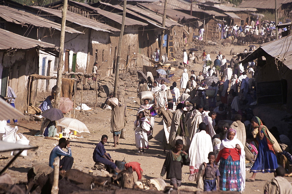 Street market in a village near the airport, Gondar, Ethiopia, Africa