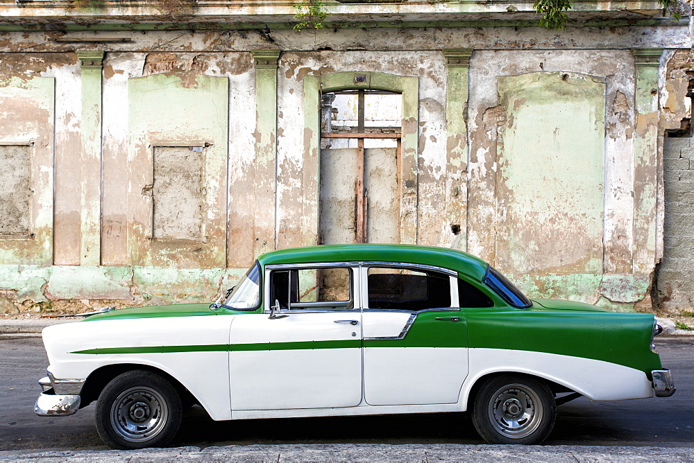 Vintage American car parked on a street in Havana Centro, Havana, Cuba, West Indies, Caribbean, Central America