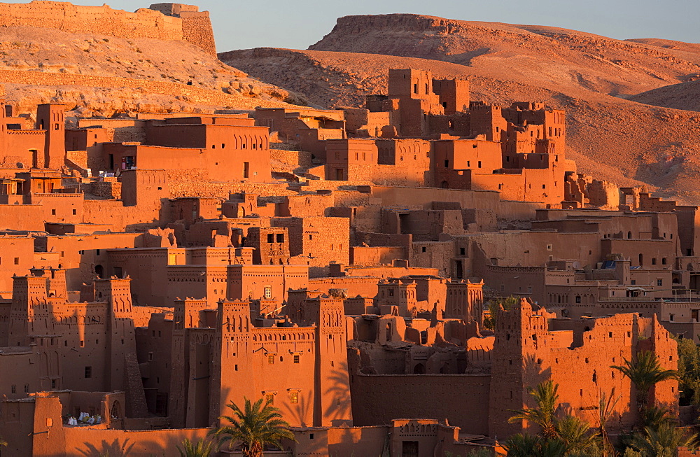 Kasbah Ait Benhaddou, an ancient fortified village (Ksar) on the old caravan route between The Sahara Desert and Marrakech, UNESCO World Heritage Site, Morocco, North Africa, Africa