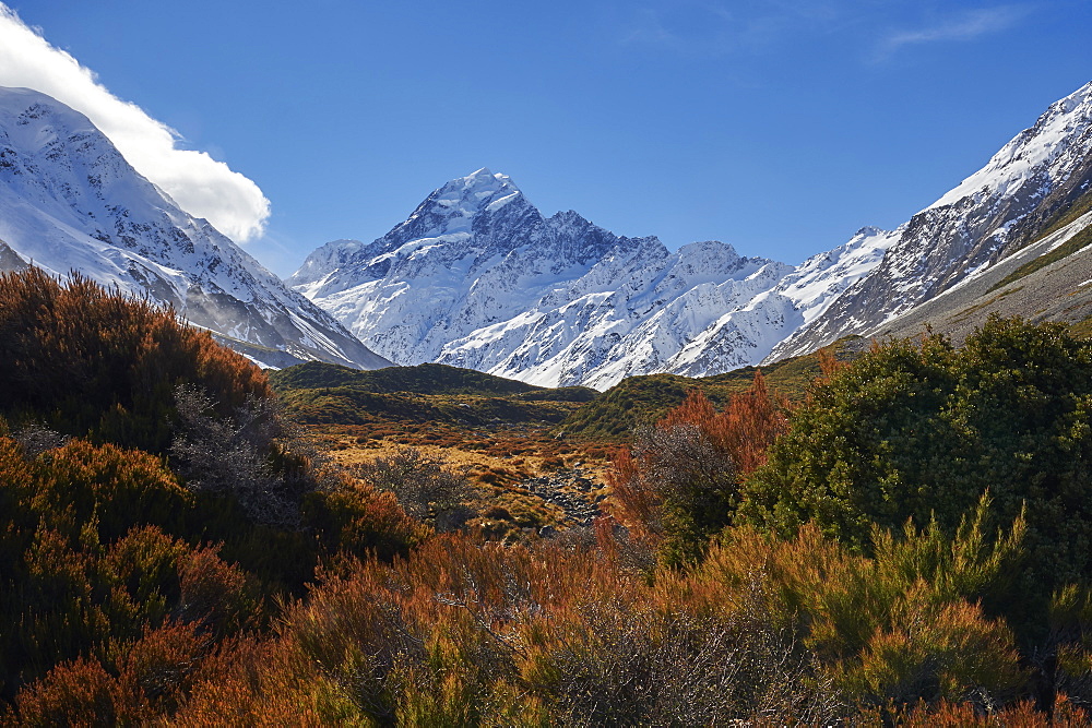 View of Mount Cook (Aoraki) from The Hooker Valley Track, Mount Cook National Park, UNESCO World Heritage Site, Southern Alps, South Island, New Zealand, Pacific