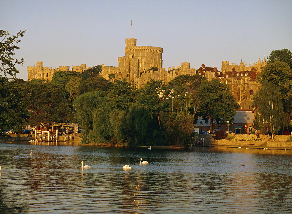 The River Thames and Windsor Castle, Windsor, Berkshire, England, UK, Europe