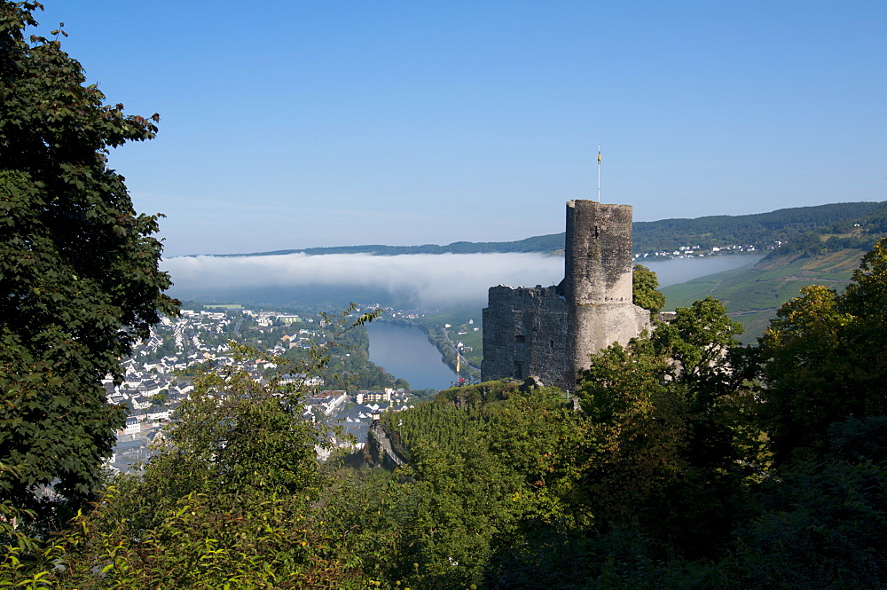 Landshut Castle and Mosel valley at Bernkastel-Kues, Rhineland-Palatinate, Germany, Europe