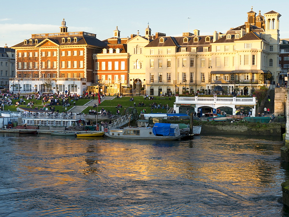 River scene, Richmond upon Thames, Greater London, Surrey, England, United Kingdom, Europe 