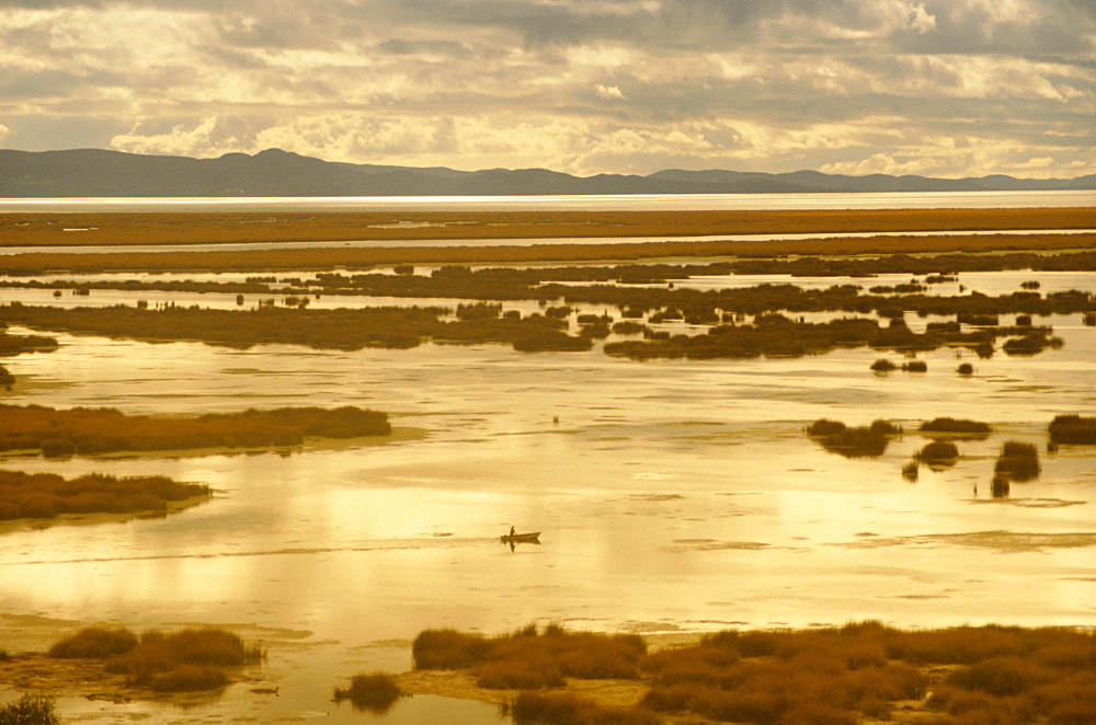 Reed Islands, Lake Titicaca, Peru, South America