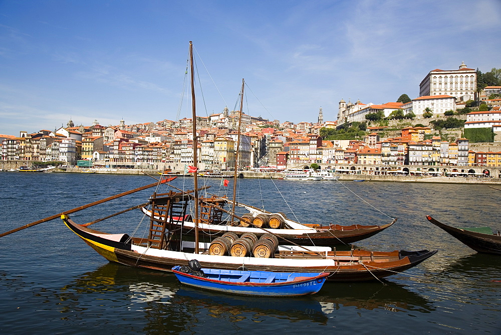 Traditional port barcos (boats), Cais dos Barcos Rabelo, Vila Nova de Gaia, Oporto, Portugal, Europe