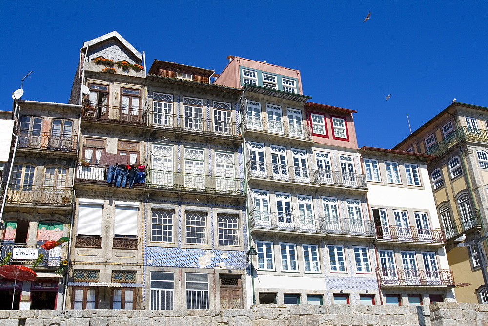 Cais de Ribeira waterfront near the Ponte de Dom Luis I Bridge, Ribeira, Oporto, Portugal, Europe