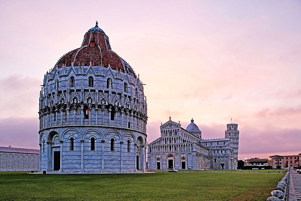 Campo dei Miracoli with Baptistry, Santa Maria Assunta Cathedral and Leaning Tower, UNESCO World Heritage Site, Pisa, Tuscany, Italy, Europe