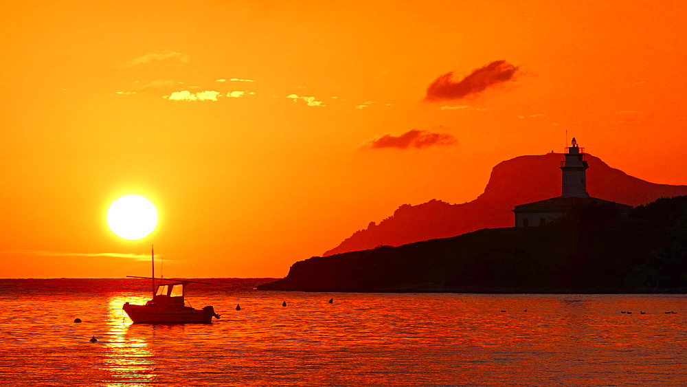 Morning mood at the Lighthouse of Alcanada, Alcudia, Majorca, Balearic Islands, Spain, Mediterranean, Europe