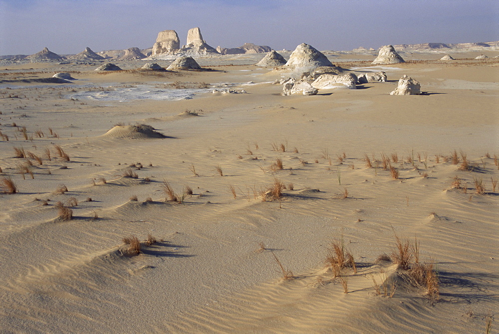 White Desert, near Bahariya oasis, Western Desert, Egypt, North Africa, Africa