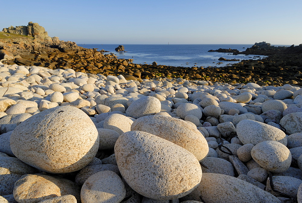 Boulder beach, Island of Ushant (Ile d'Ouessant), Brittany, France, Europe