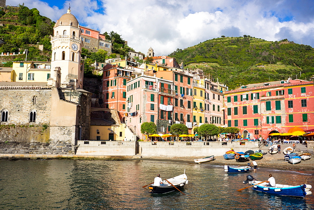 Vernazza, Cinque Terre, UNESCO World Heritage Site, Liguria, Italy, Europe