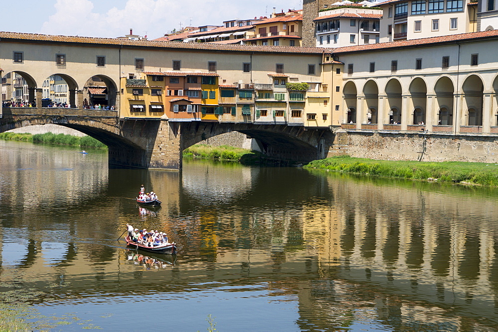 Ponte Vecchio over the River Arno, Florence, UNESCO World Heritage Site, Tuscany, Italy, Europe