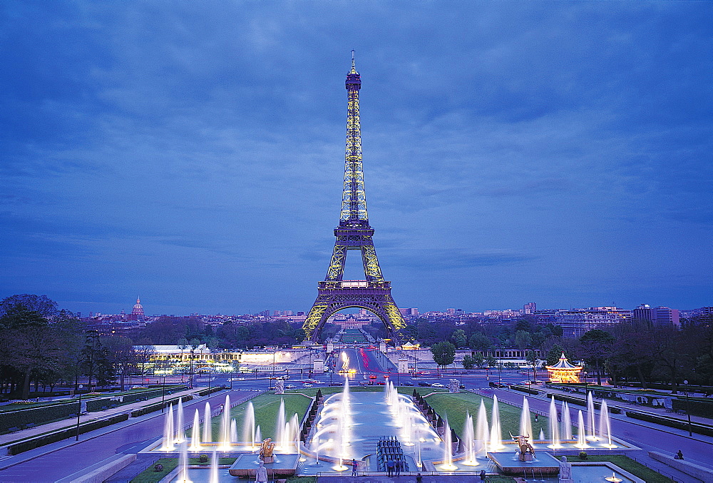 Eiffel tower and the Trocadero Fountains, Paris, France