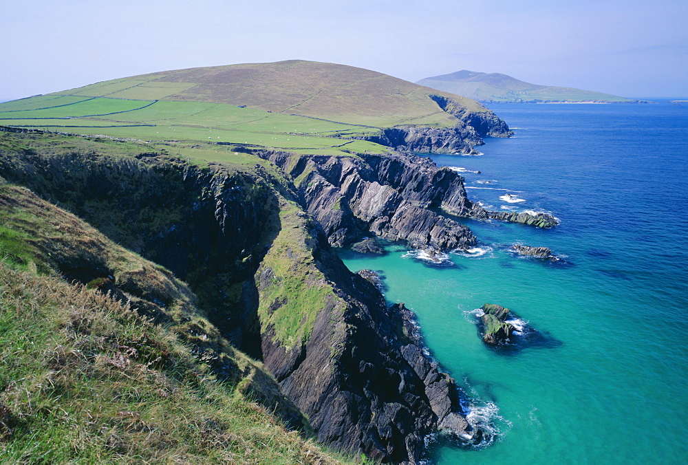 Coastline at Slea Head, Dingle Peninsula, County Kerry, Munster, Republic of Ireland (Eire), Europe